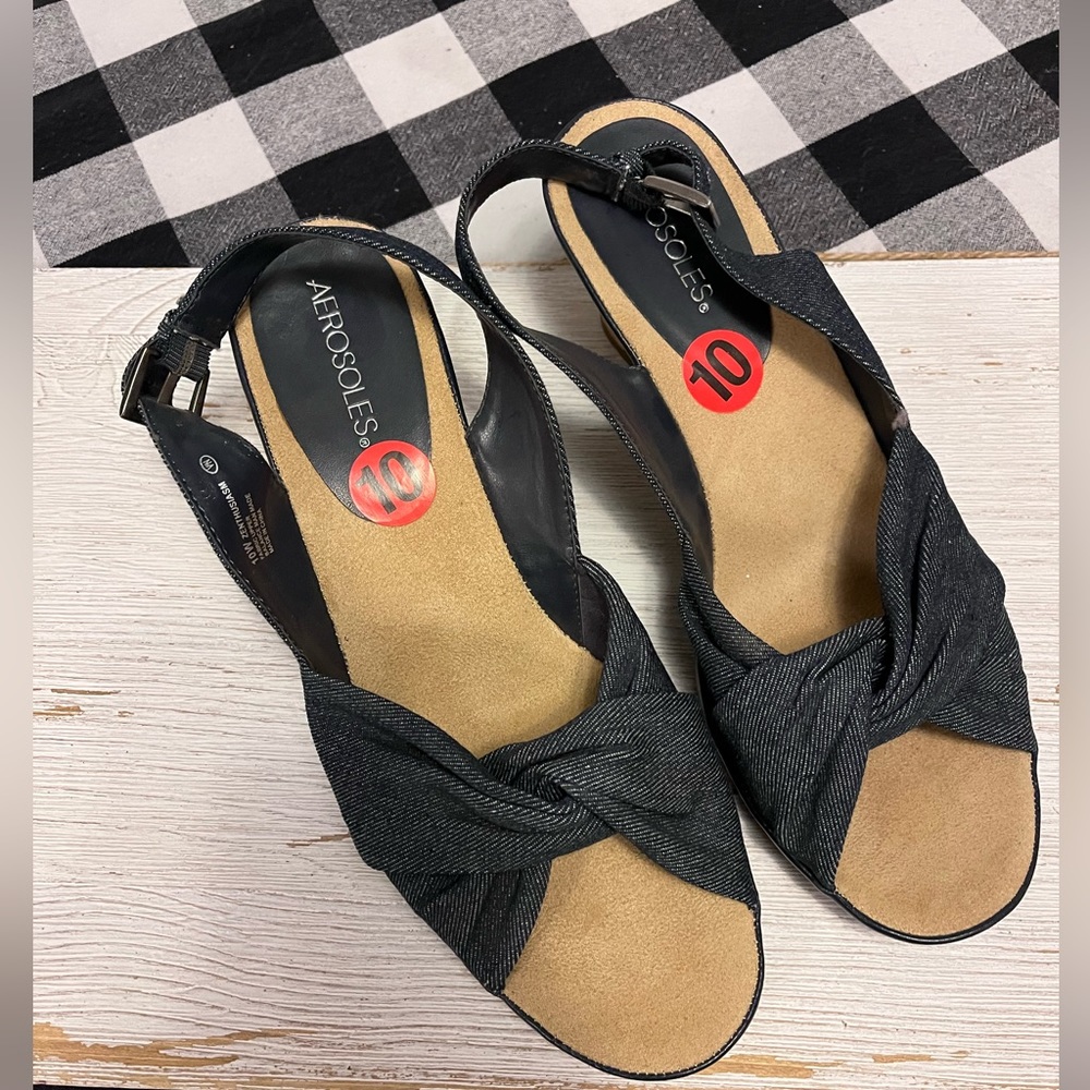 New without box Aerosoles size 10. Wedge.